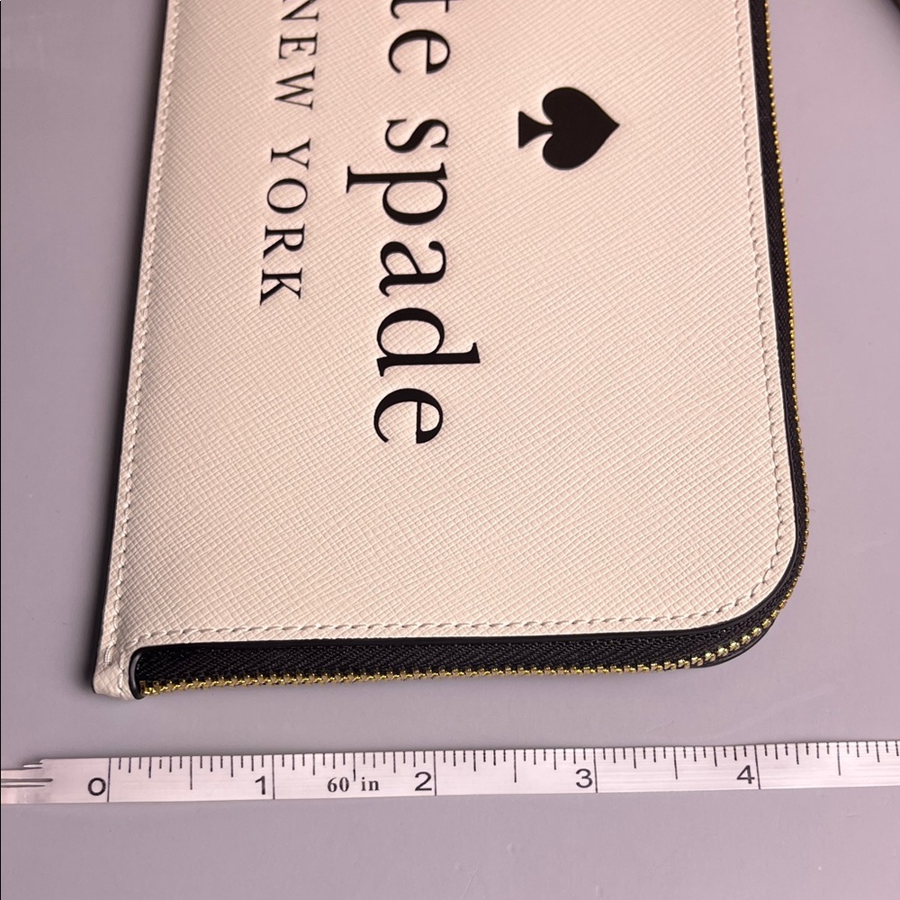 NWT Kate Spade Lucy Colorblock Embossed Ivory and Black Wristlet MSRP $149.00 - Picture 13 of 14